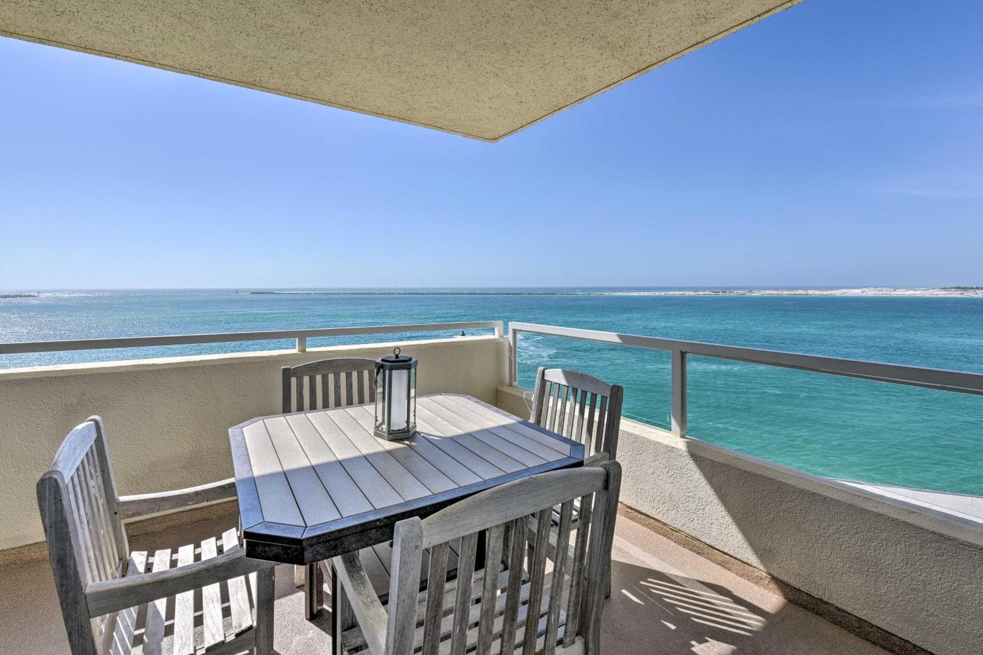 Gulf View Destin Condo with Resort Pool and Spa!