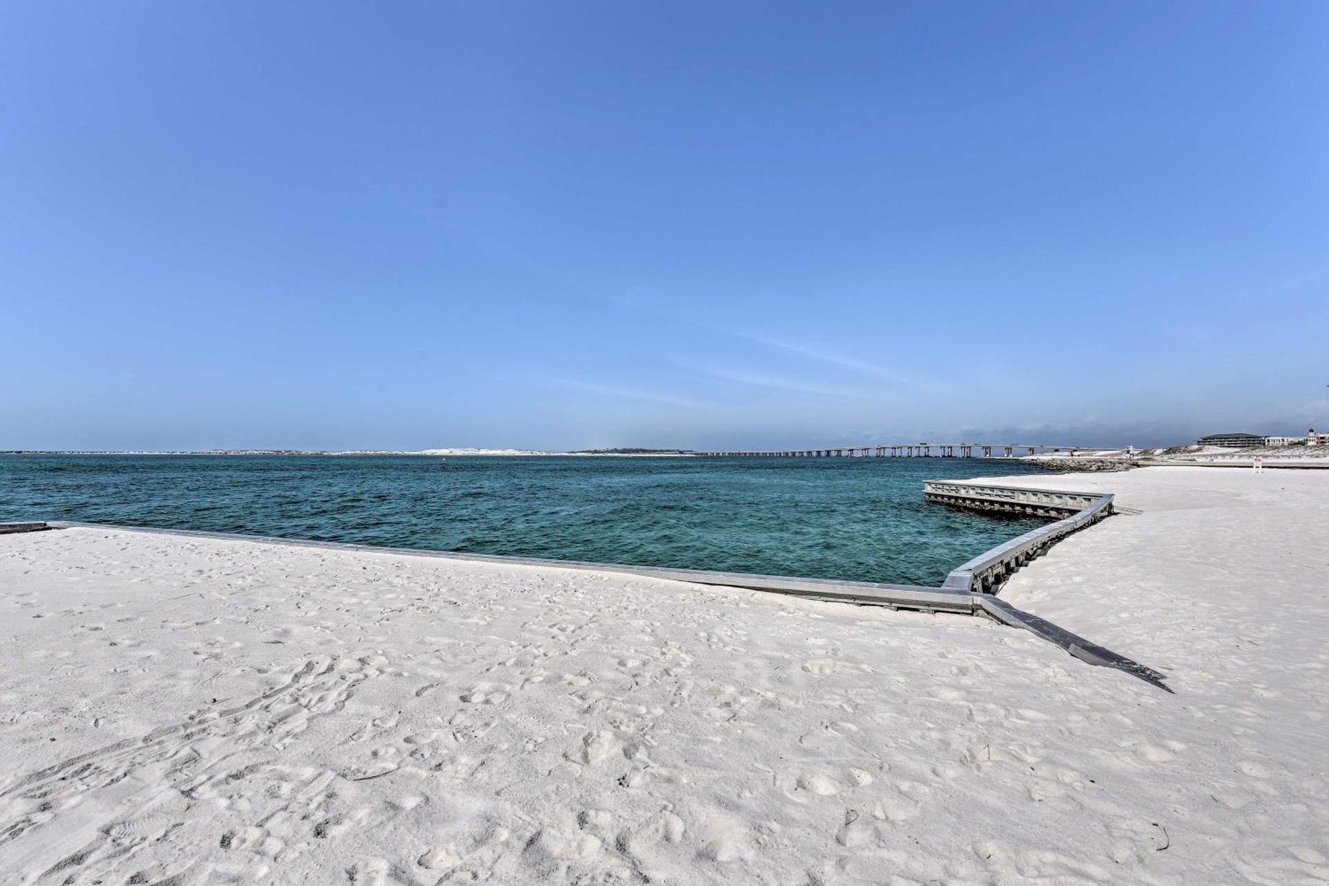 Gulf View Destin Condo with Resort Pool and Spa!