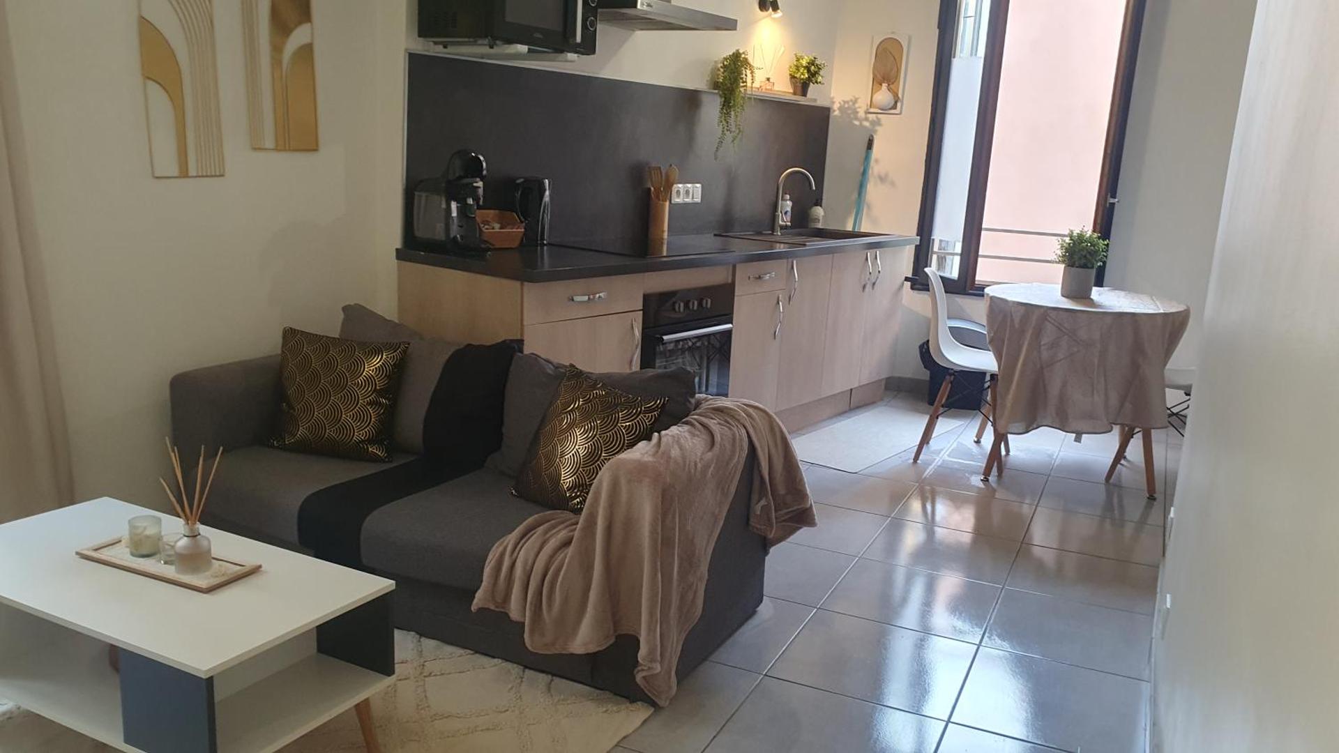 One-Bedroom Apartment