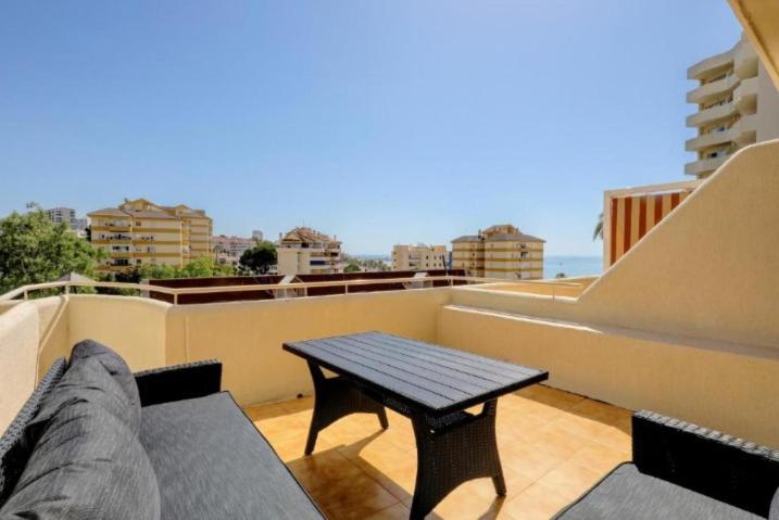 EL ESTUDIO DE LA PLAYA BENALBEACH 324 Gran Terraza vistas al mar