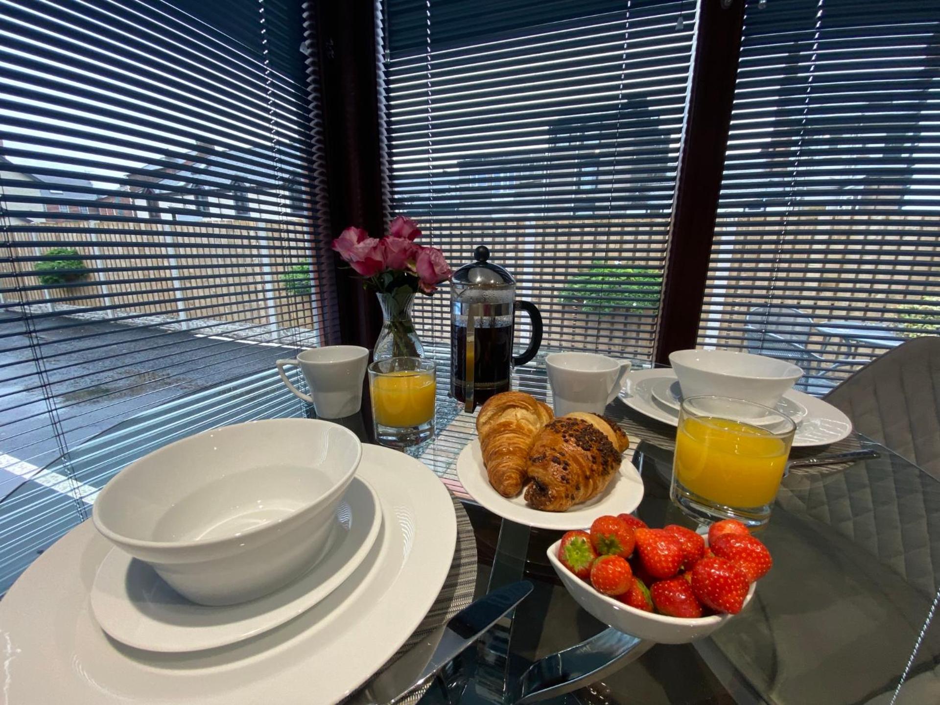 The Courtyard Apartment