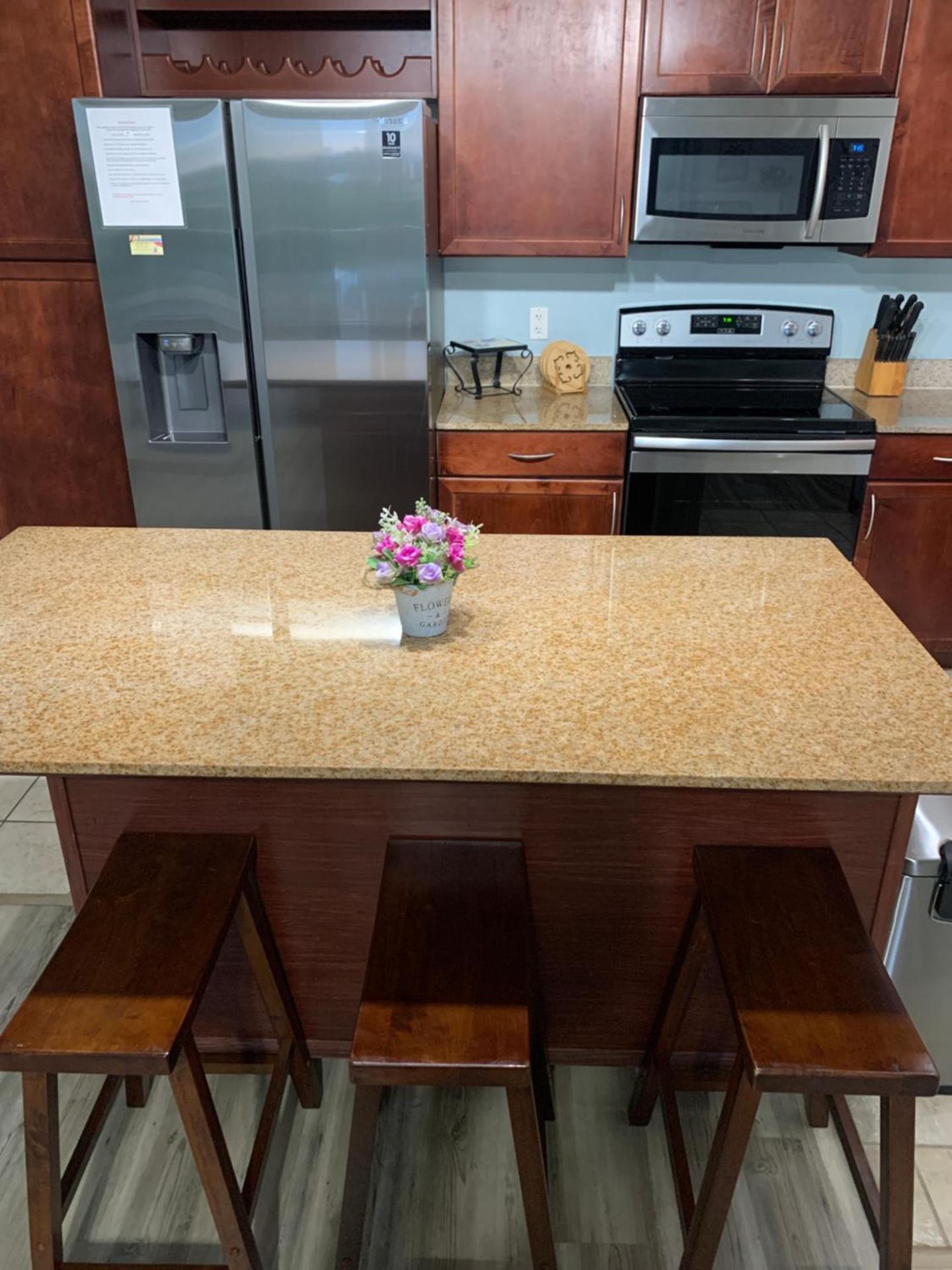 LAKETOWN 5 POOLs STEPS TO BEACH FAMILY FRIENDLY