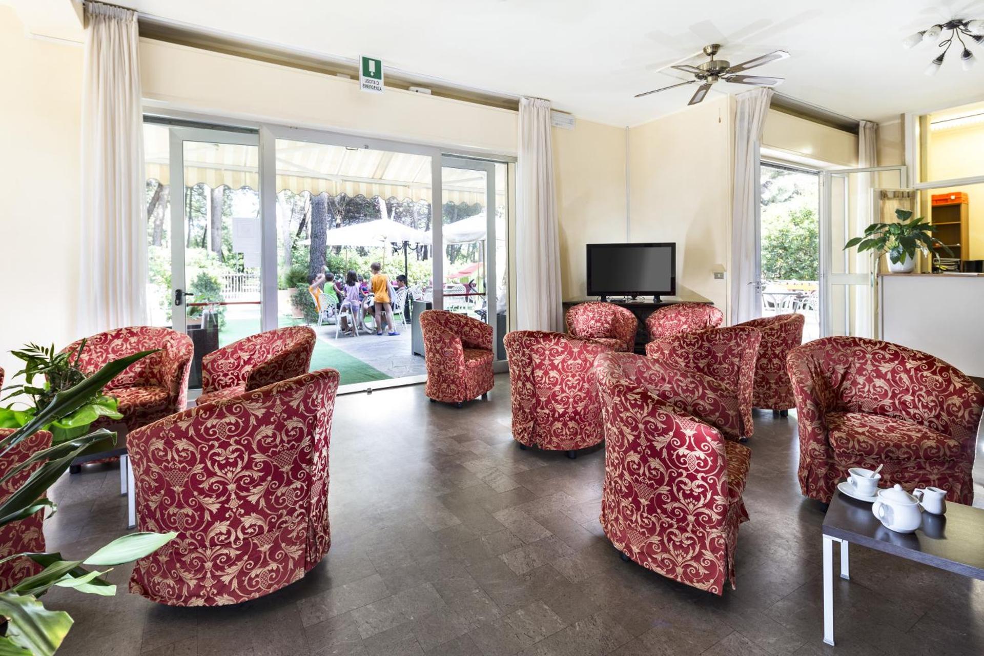 Communal lounge/ TV room