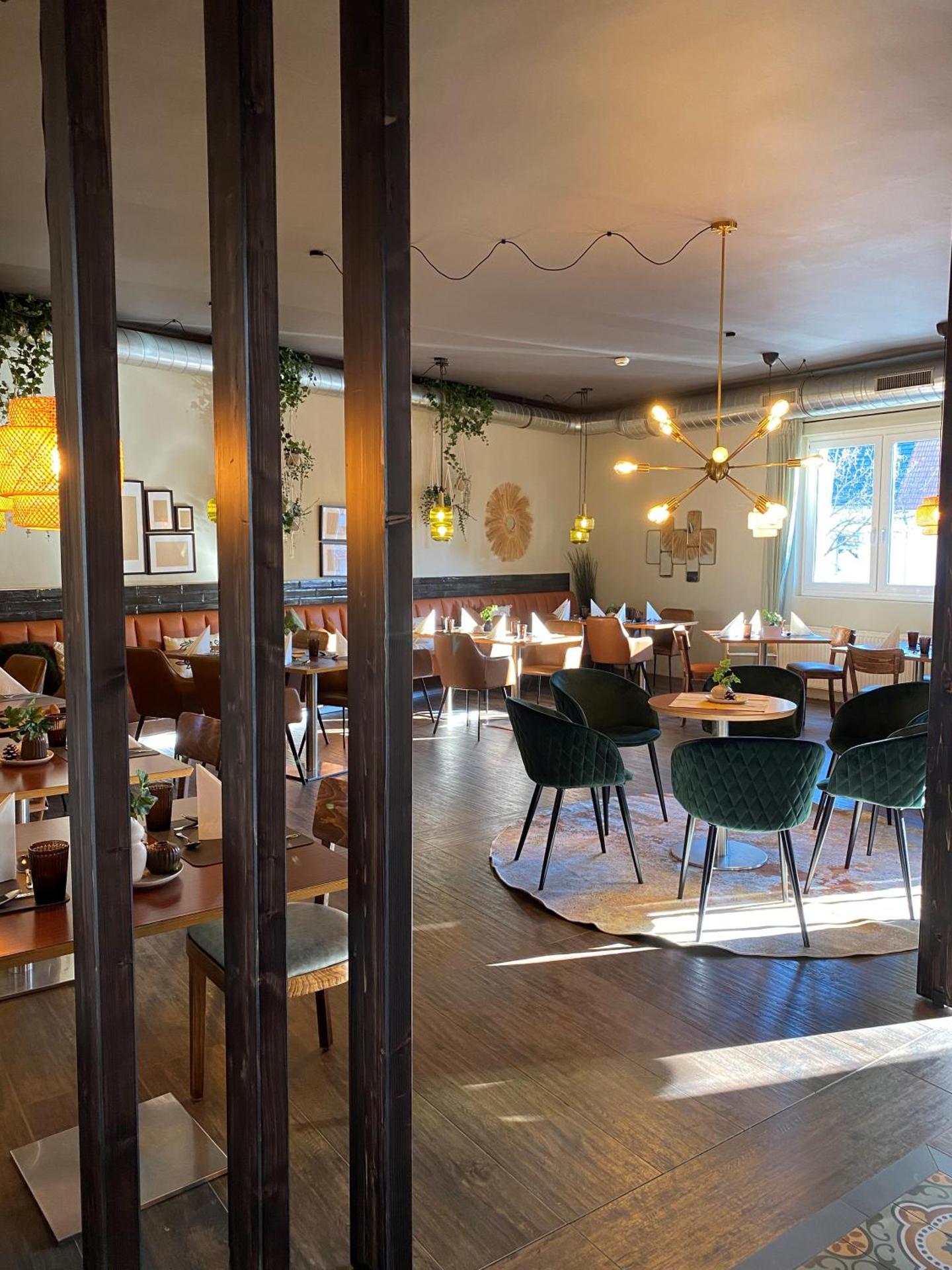 Restaurant/places to eat