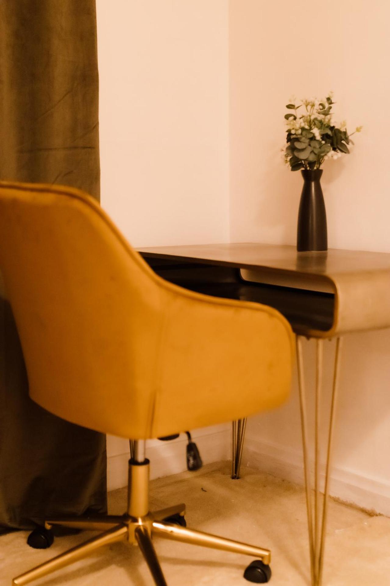 Pittsburgh's South Side 3BD 2 miles to PNC park