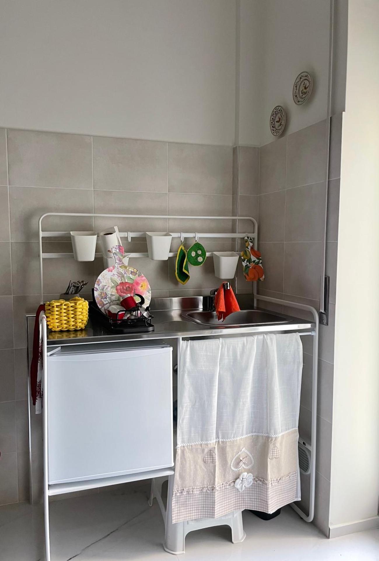 Kitchen or kitchenette