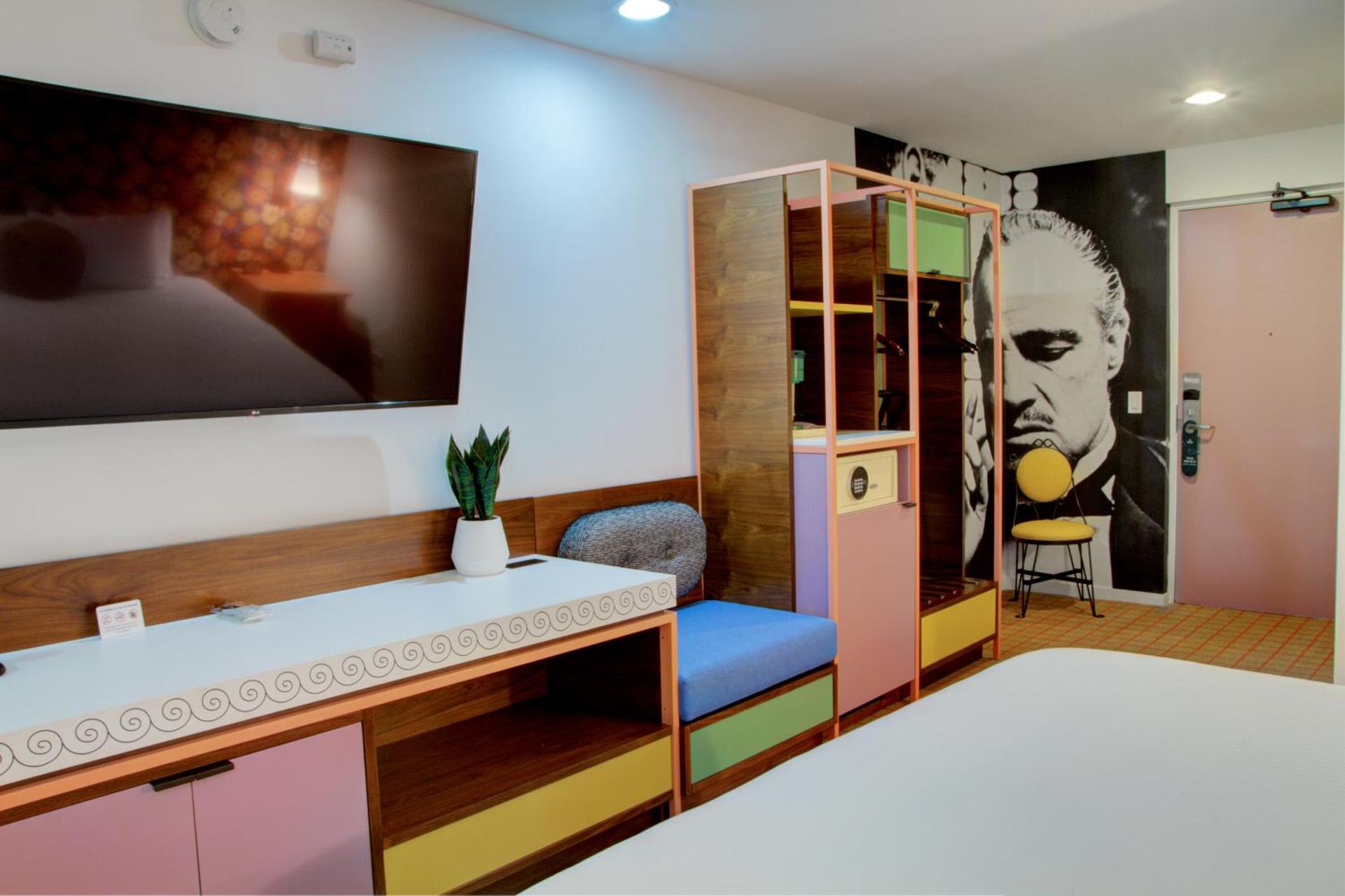 Communal lounge/ TV room