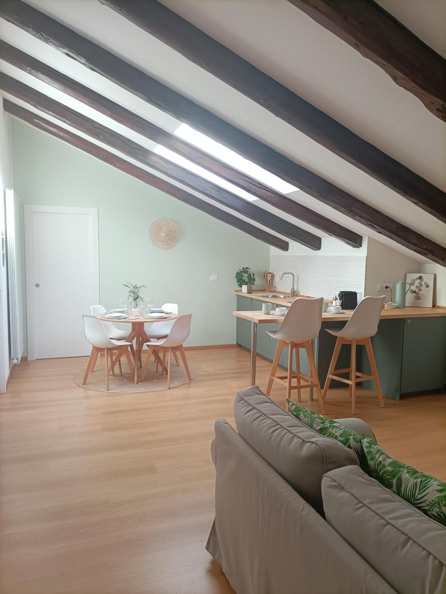 Loving My Rooms 1 - Deliziosa Mansarda in Centro