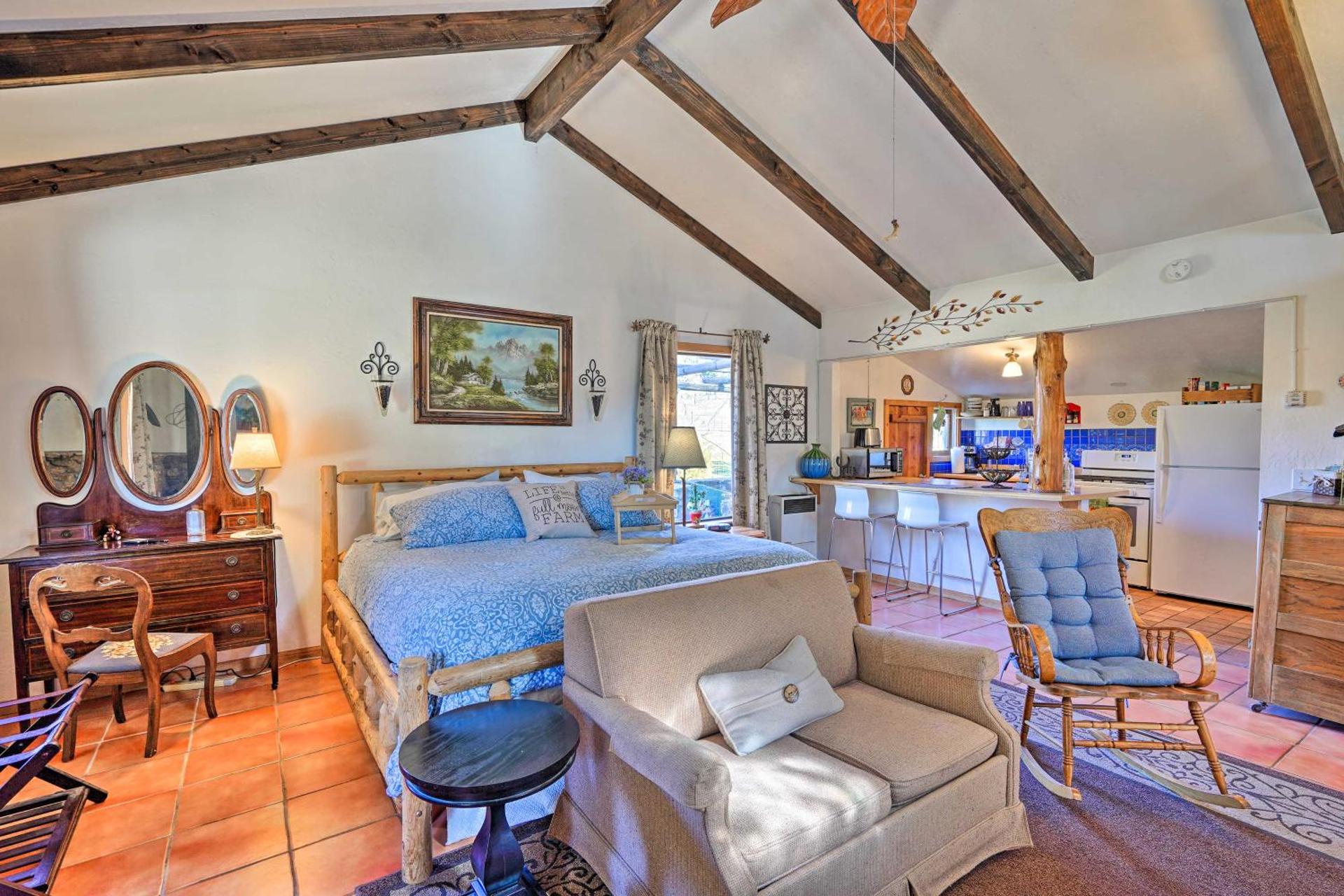 Cozy Story Book Barn Cottage with Scenic View