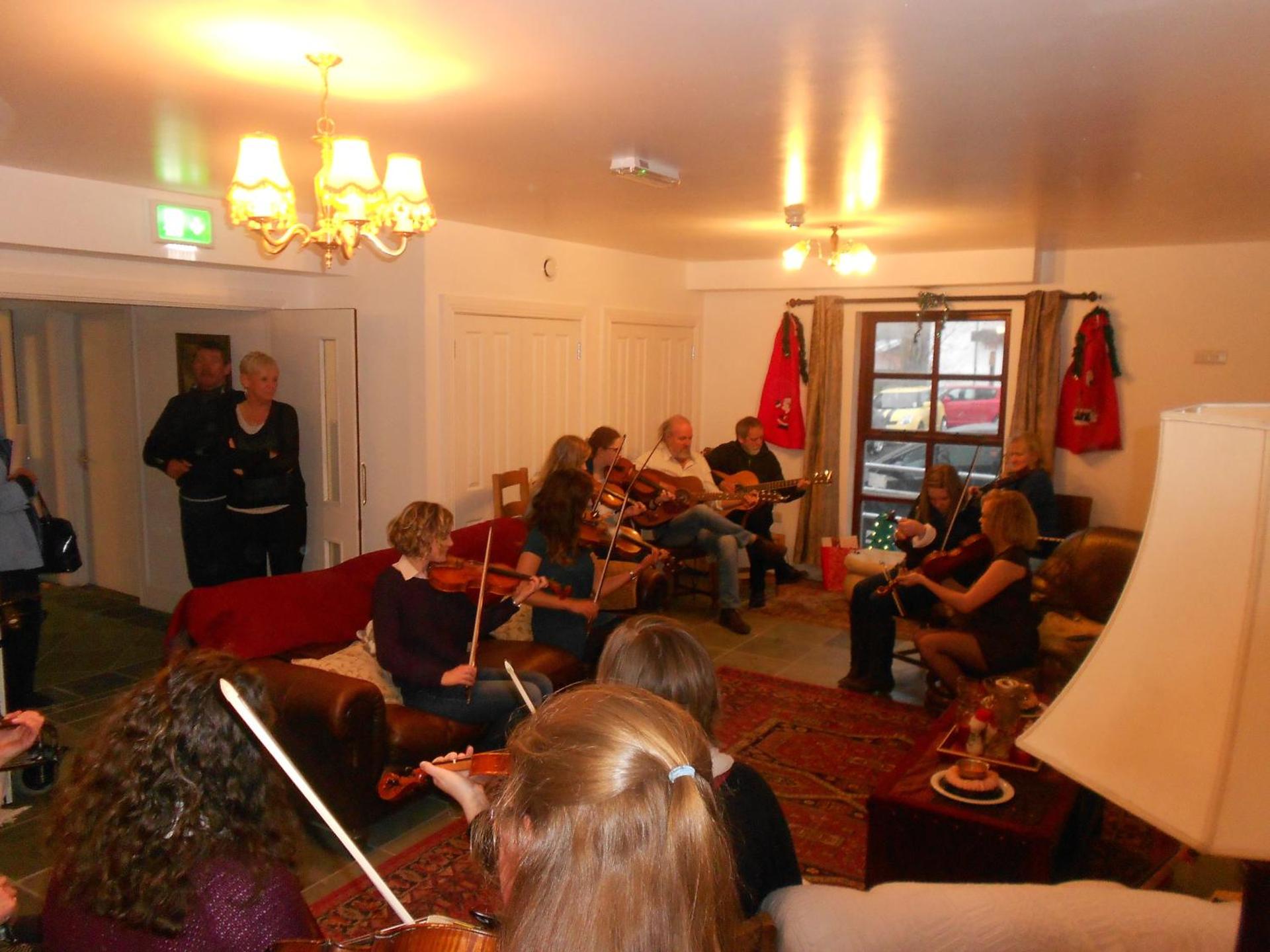 Communal lounge/ TV room