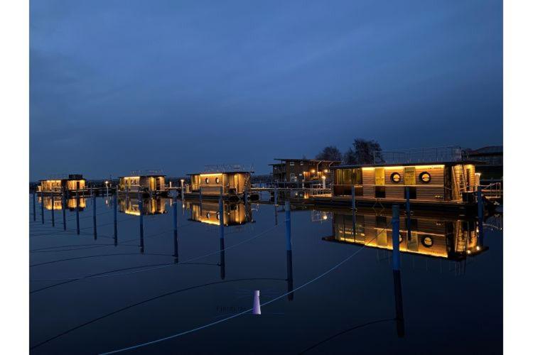 Hausboot Fjord Baltica mit Dachterrasse in Barth