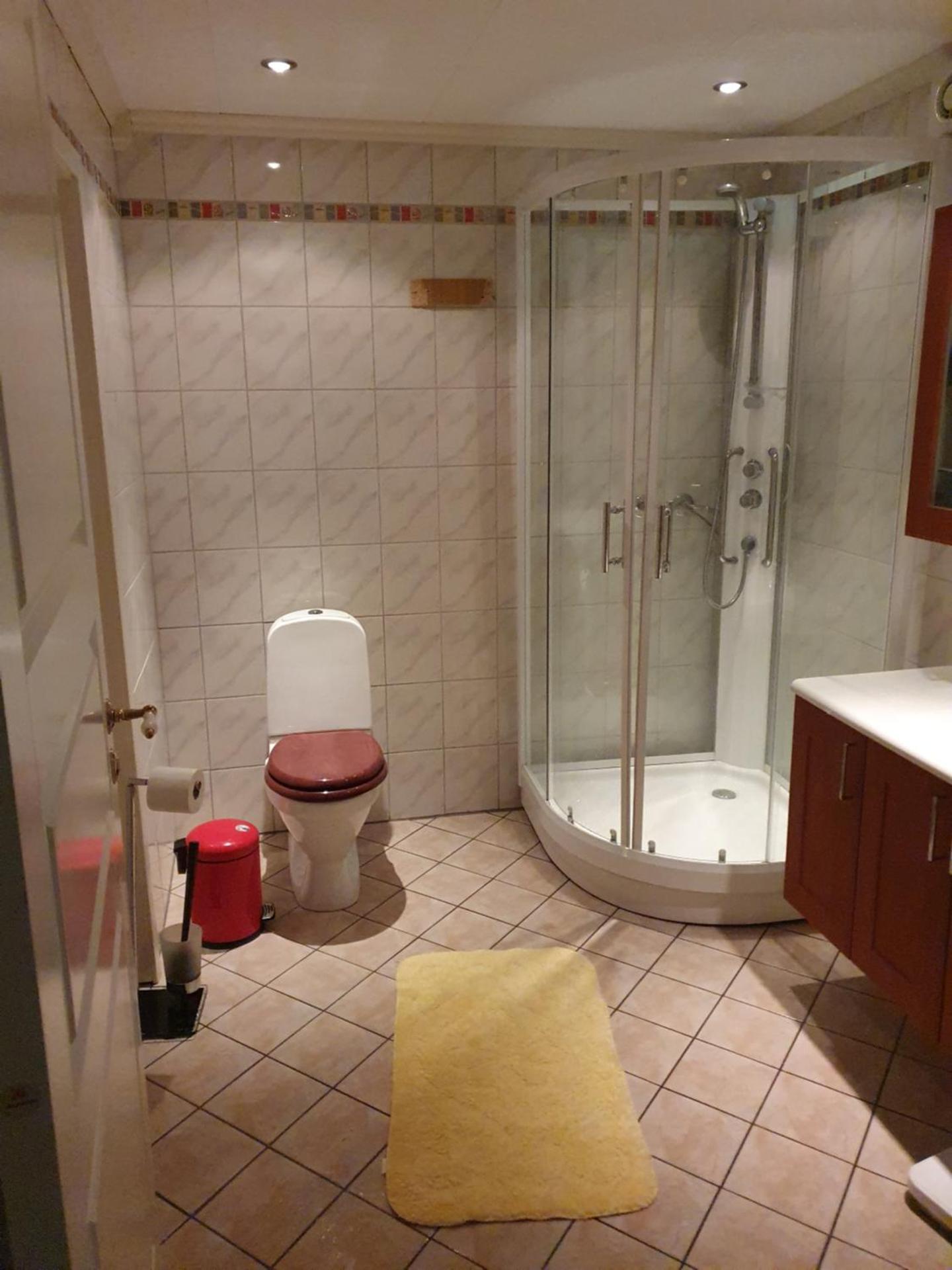 Sjarmerende feriehus i Olden rett ved fjorden