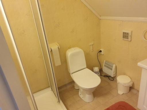 Sjarmerende feriehus i Olden rett ved fjorden