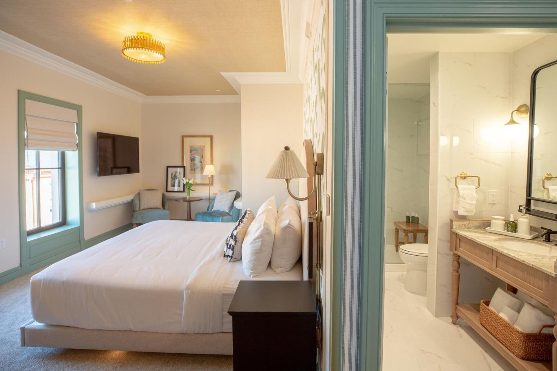 Photo of the whole room