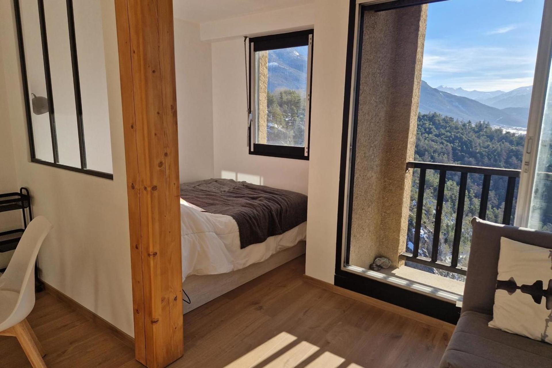 Rare pearl with an incredible view of all Briançon