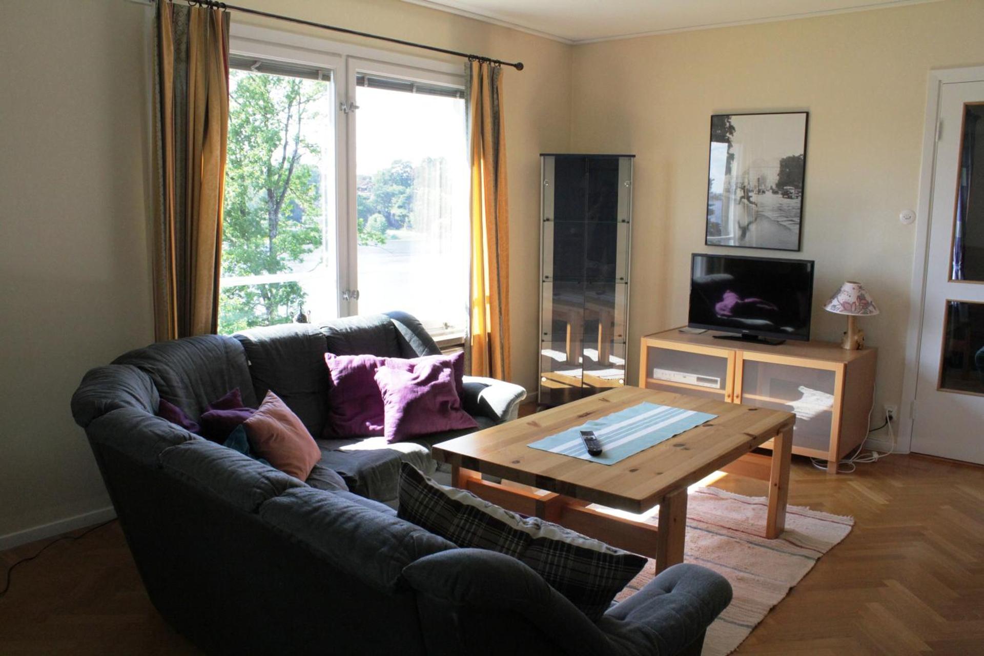 Communal lounge/ TV room