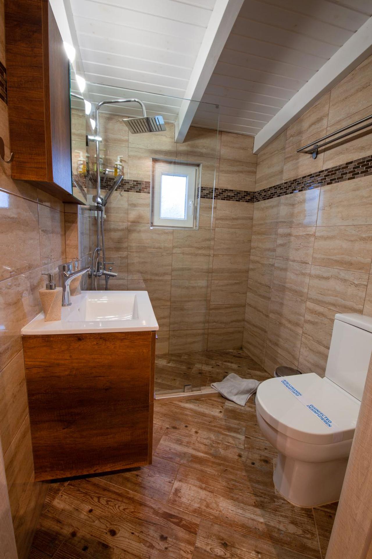 Apartment with Garden View