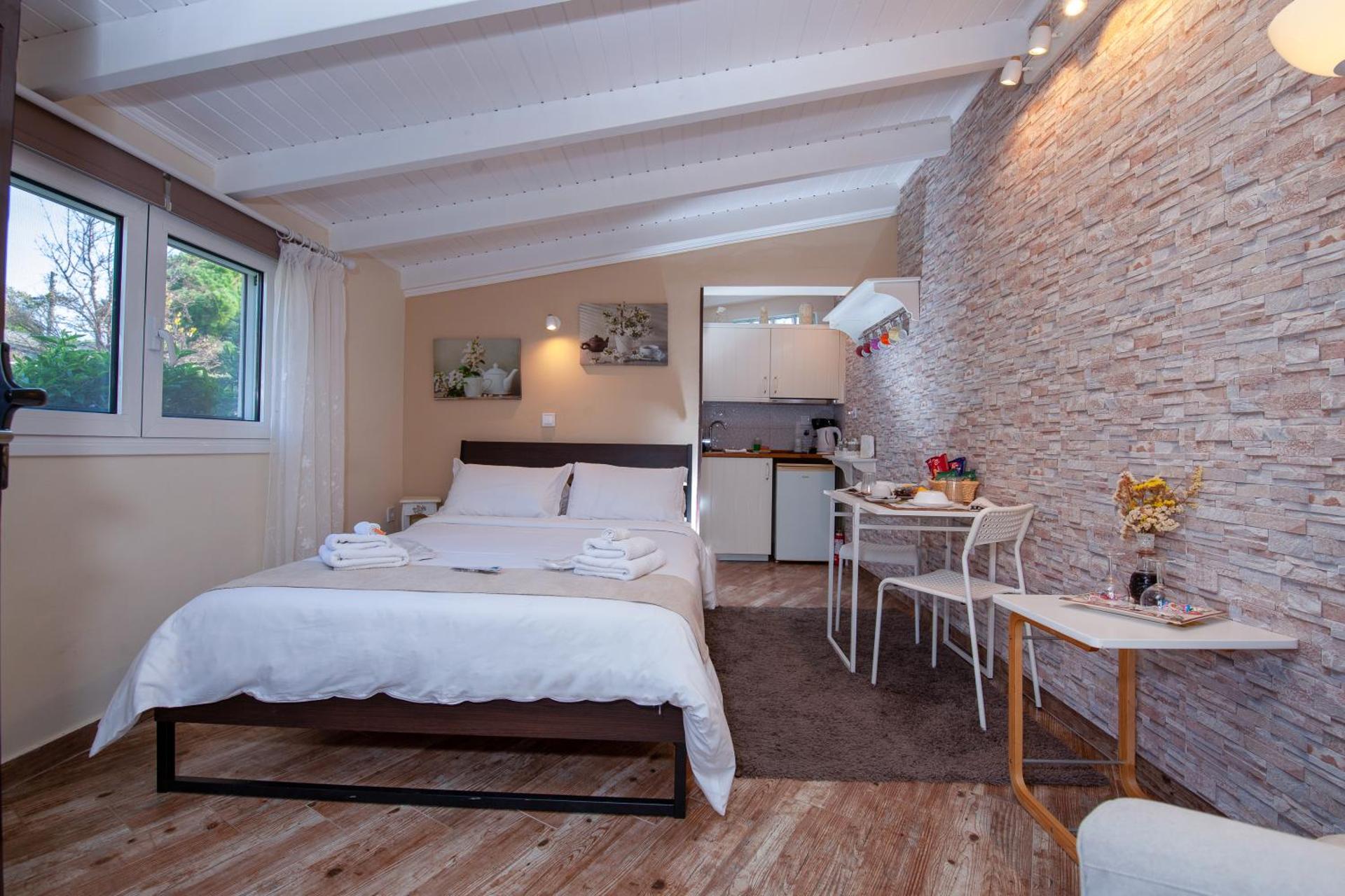 Apartment with Garden View