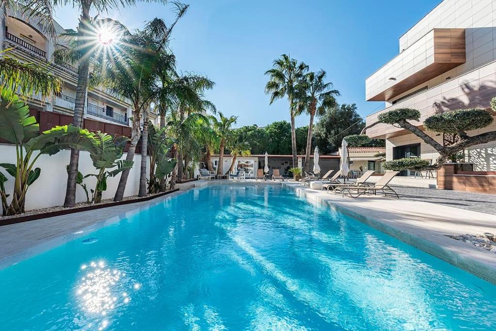 [2 min from the sea] pool, comfort and free WiFi