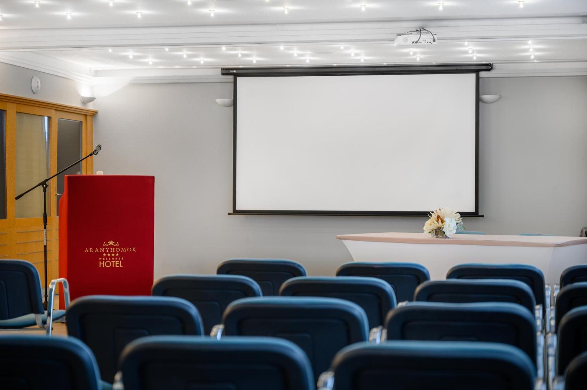 Meeting/conference room