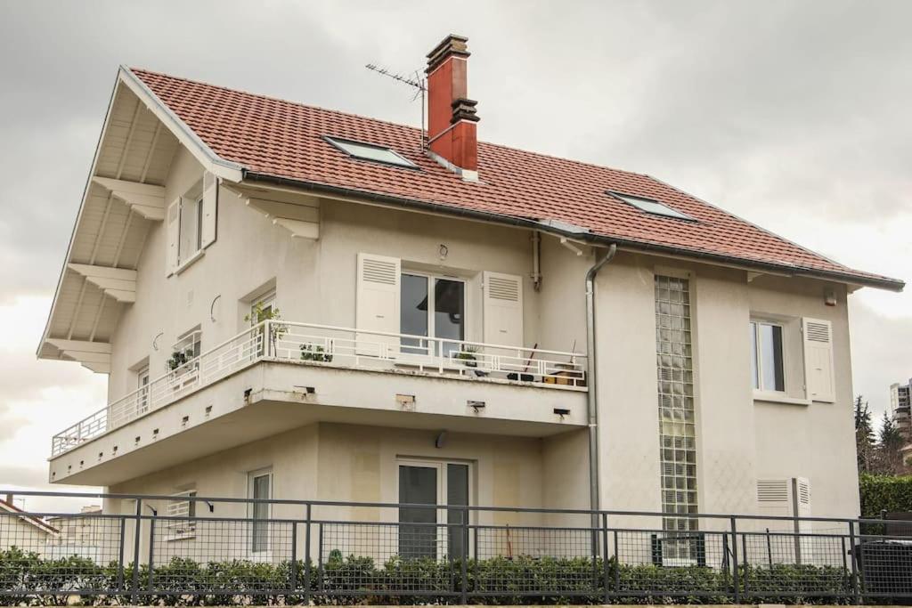 L'atticisme : Jacuzzi & Parking