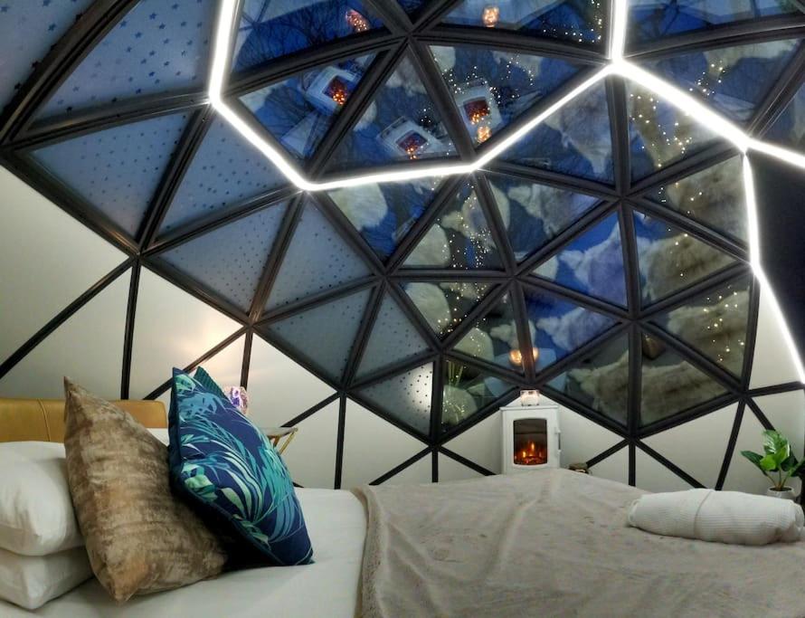 Romance - Stargazing - Hot tub & sauna!