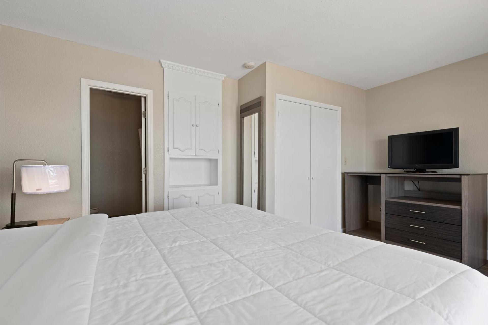 Oceanfront Penthouse 2 Bedroom