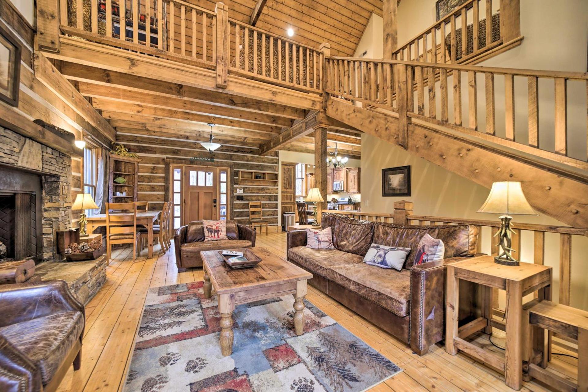 Hot Tub and Mtn Views! All-Season Escape in Franklin