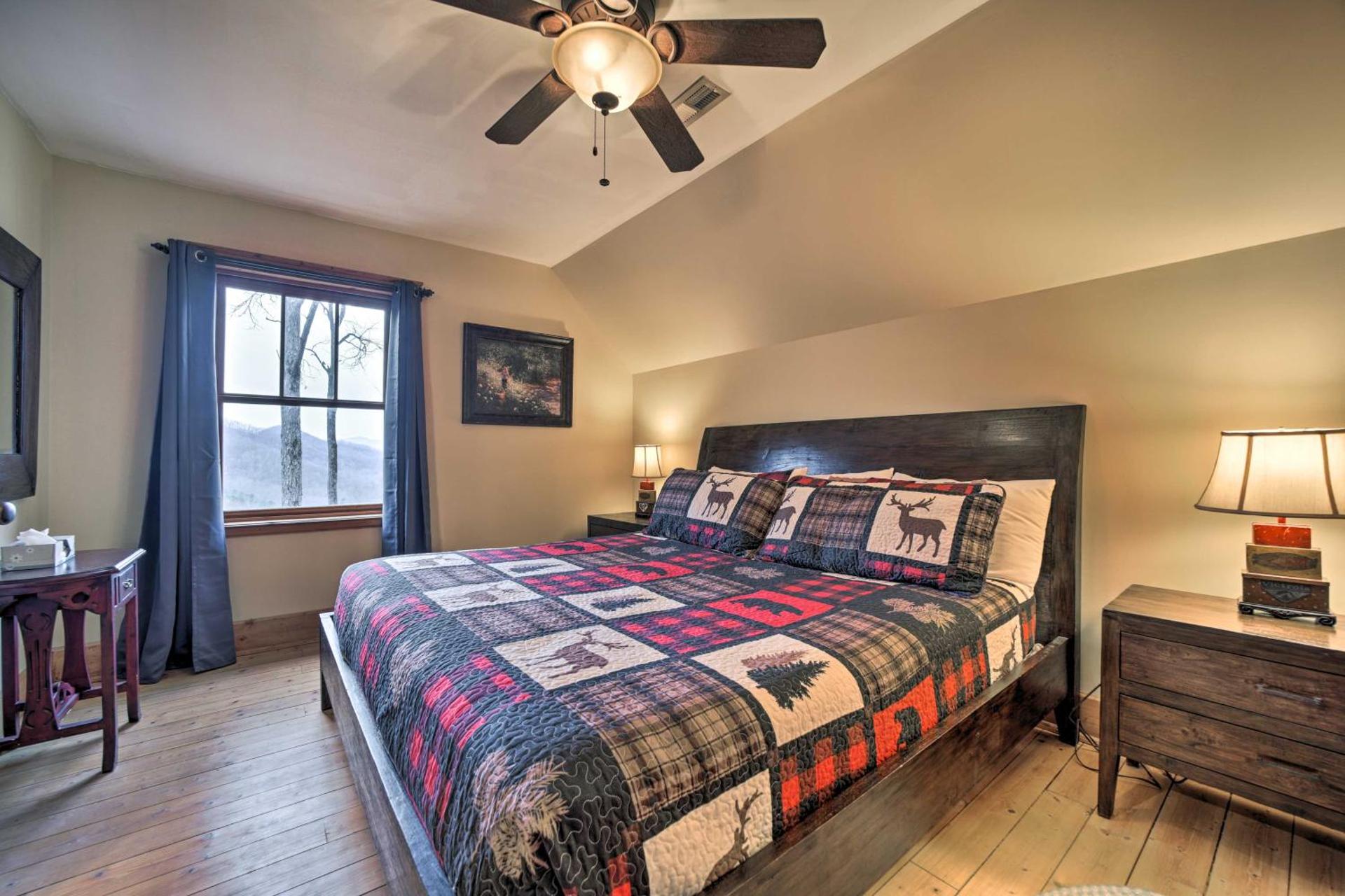 Hot Tub and Mtn Views! All-Season Escape in Franklin