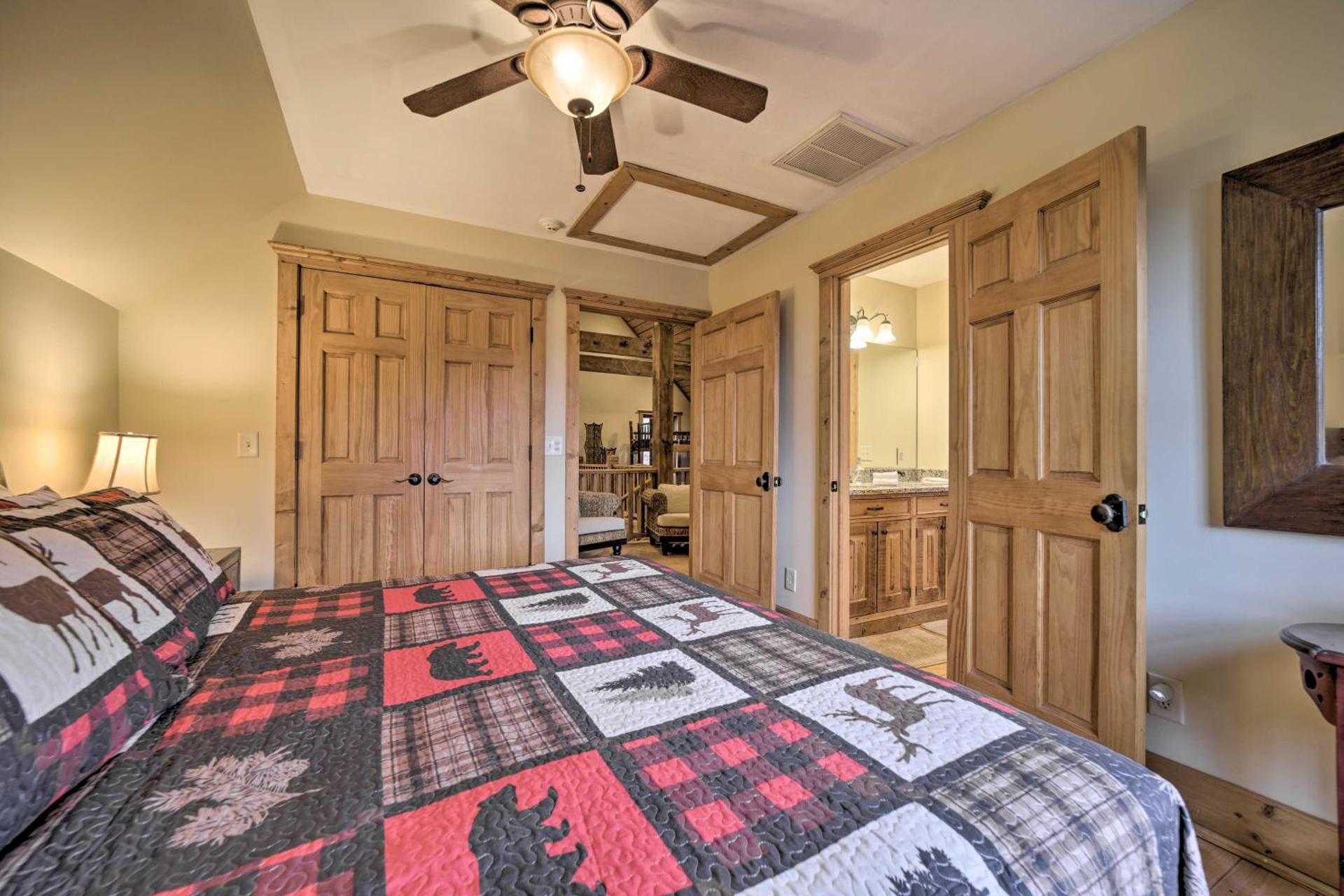 Hot Tub and Mtn Views! All-Season Escape in Franklin