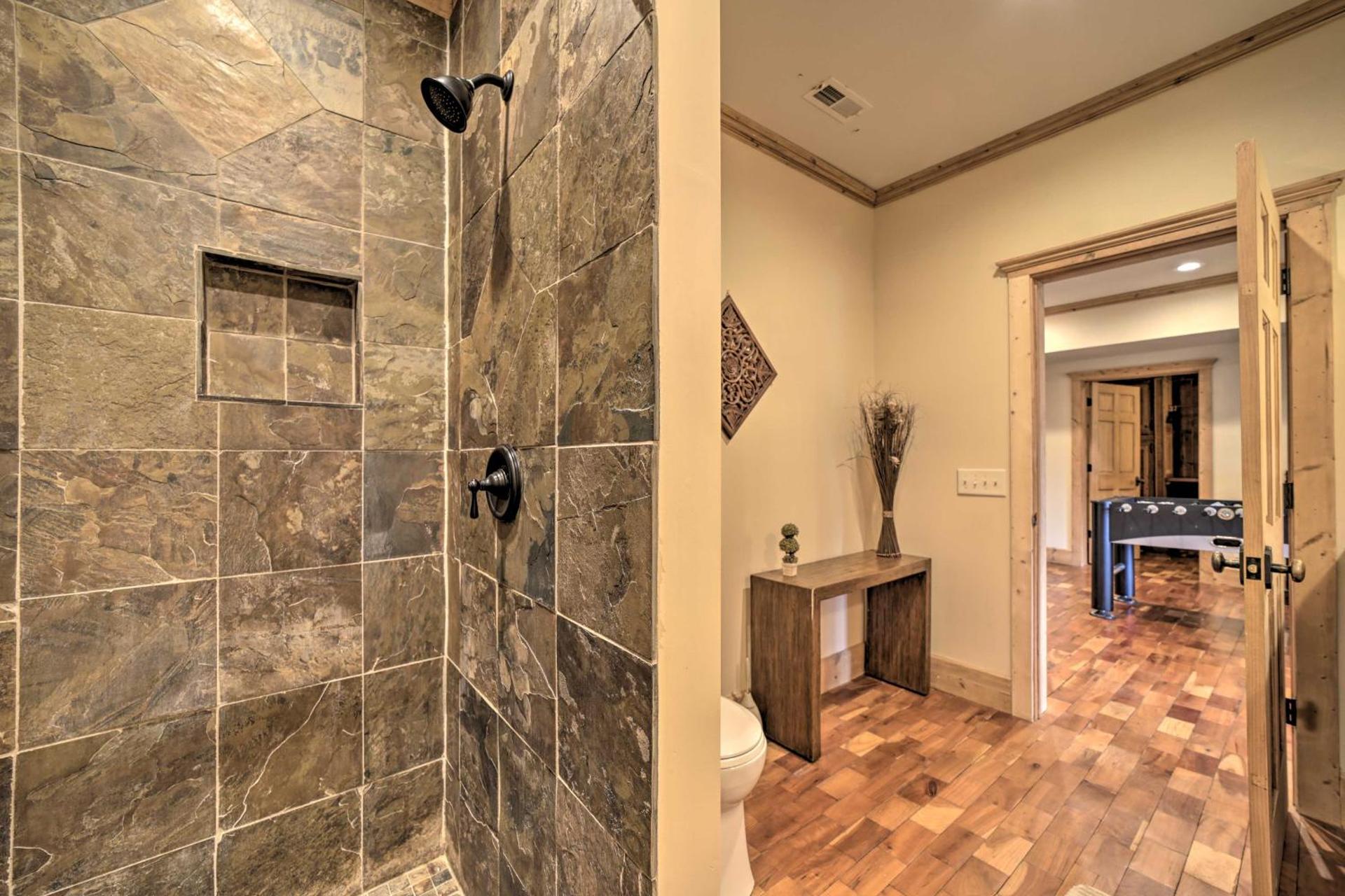 Hot Tub and Mtn Views! All-Season Escape in Franklin