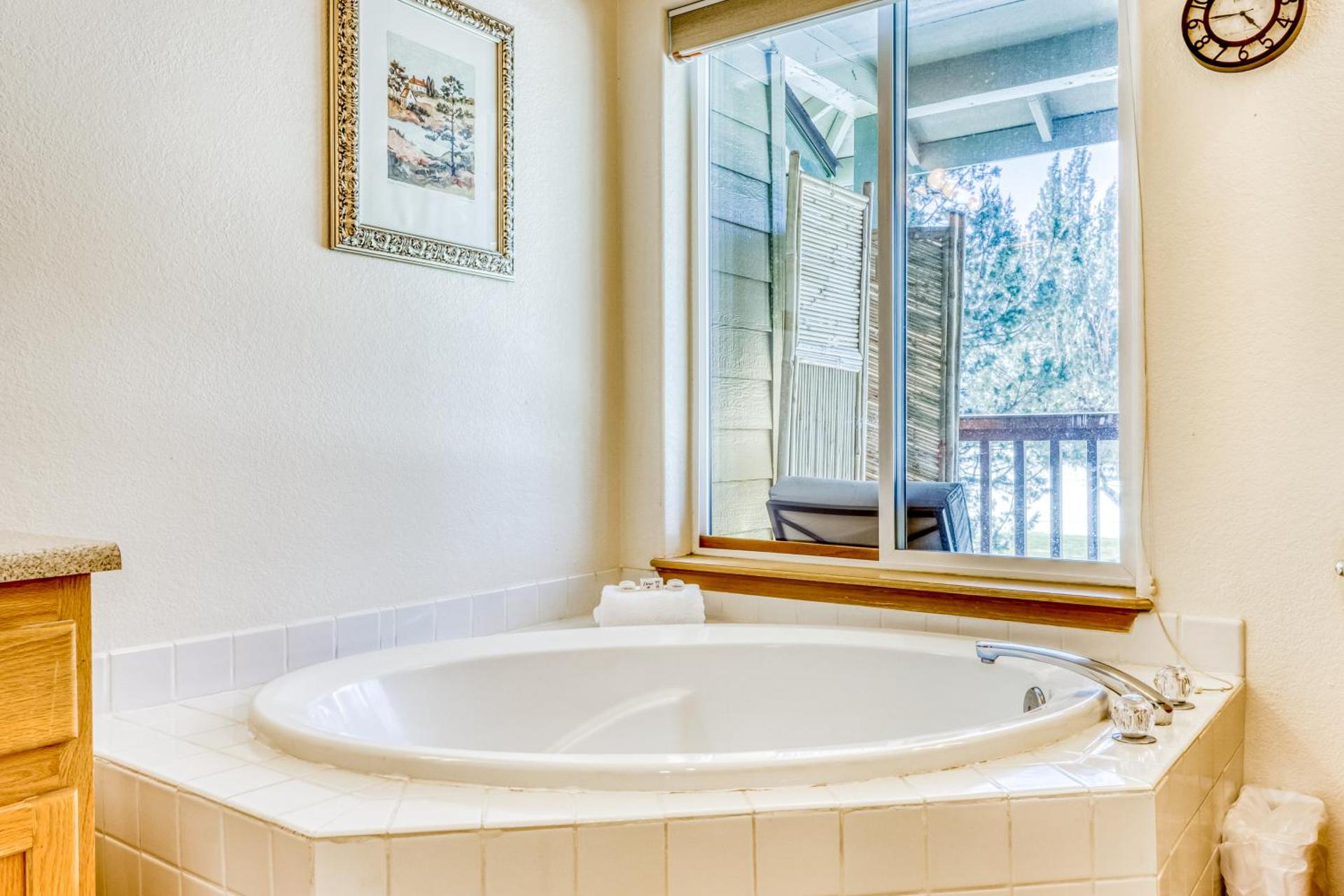 Golden Pheasant Nook