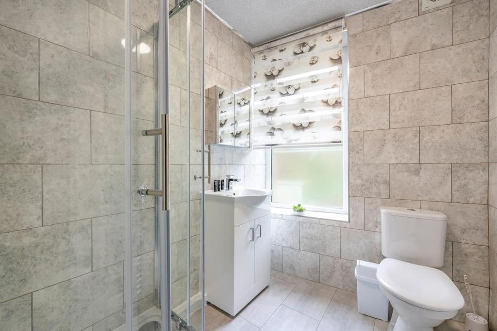 *16*b* setup for your most amazing & relaxed stay + Free Parking + Free Fast WiFi *