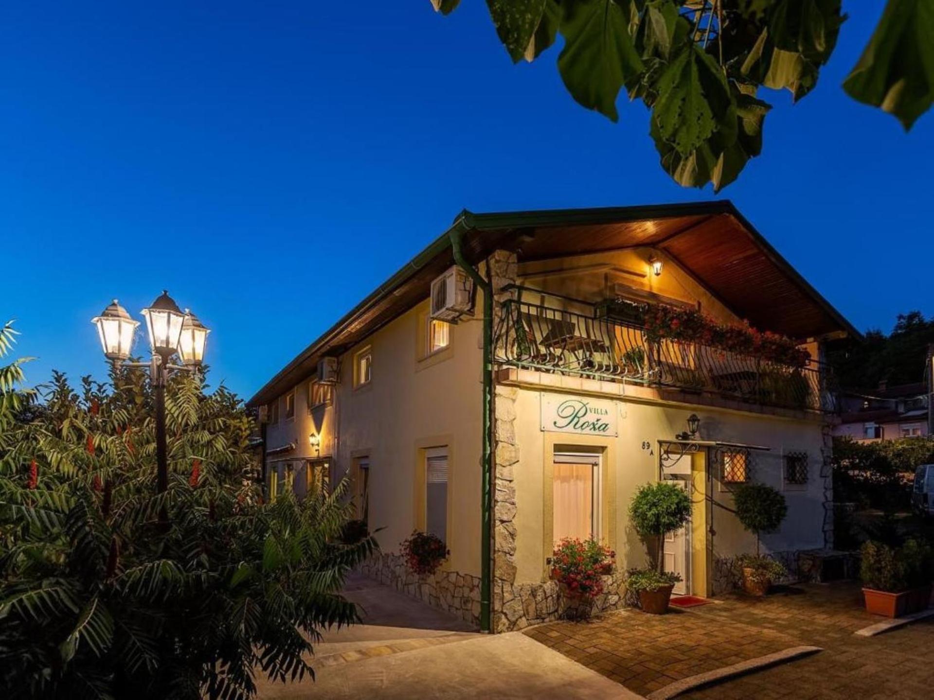 Apartments Villa Roza