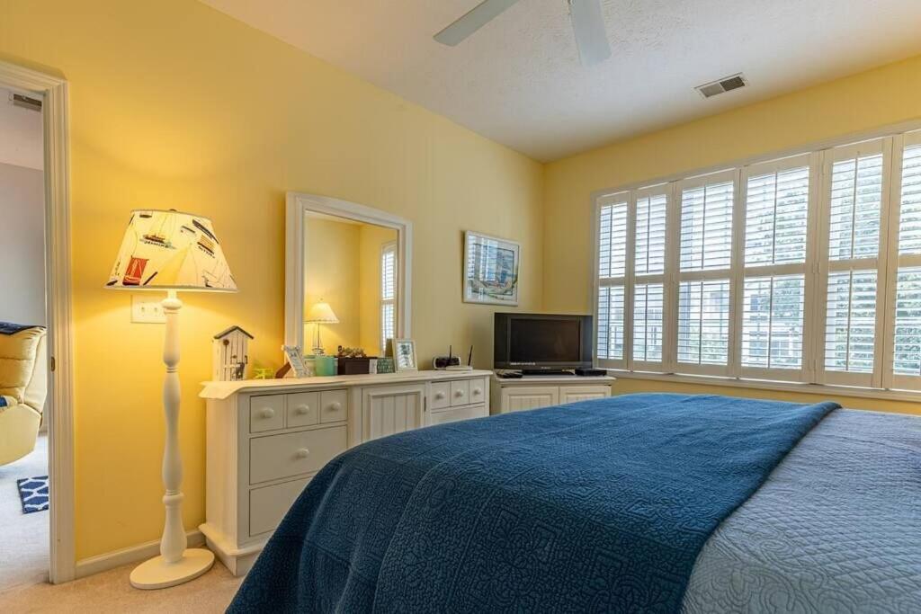 Ocean Keyes #1722:Pool, Beach, Golf Courses, Grills, & WIFI!