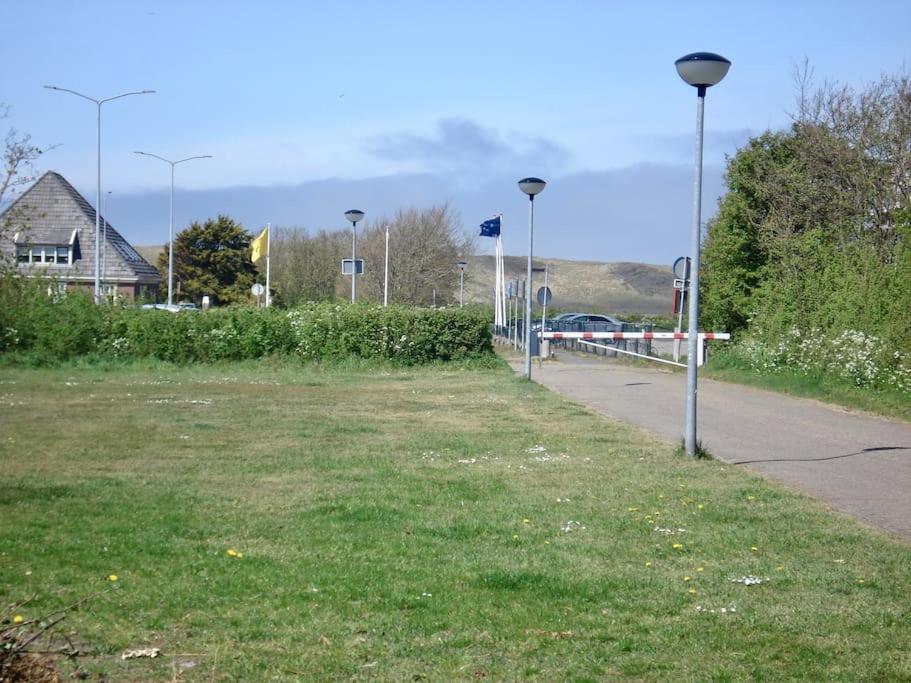 Anna, strandhuisje dichtbij zee & strand!
