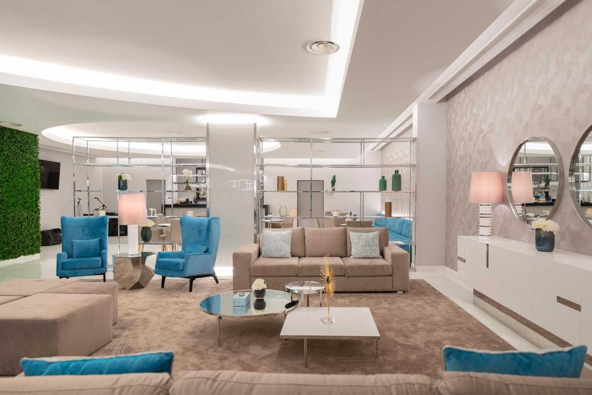 Communal lounge/ TV room