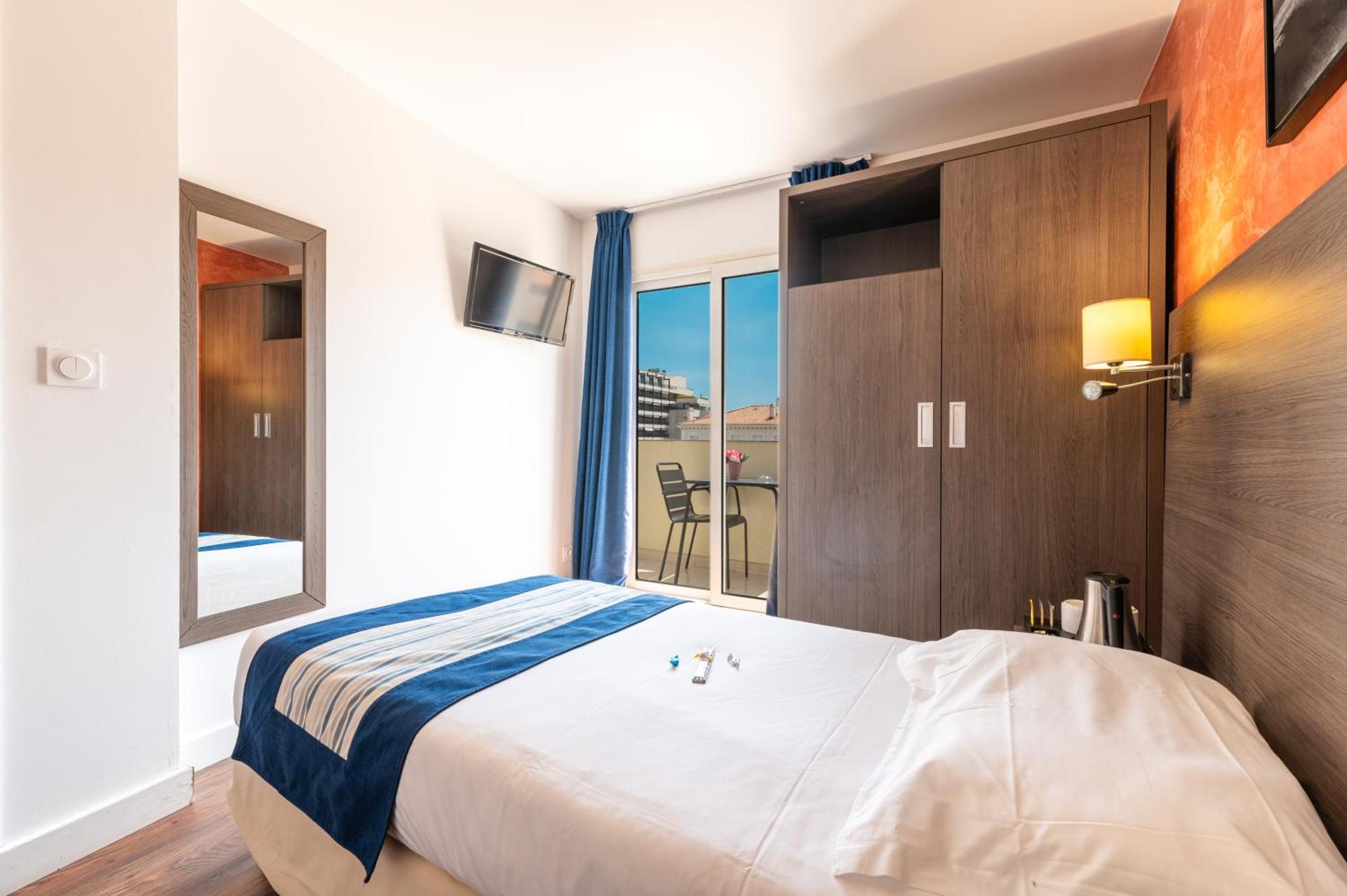 Single Room with Terrace