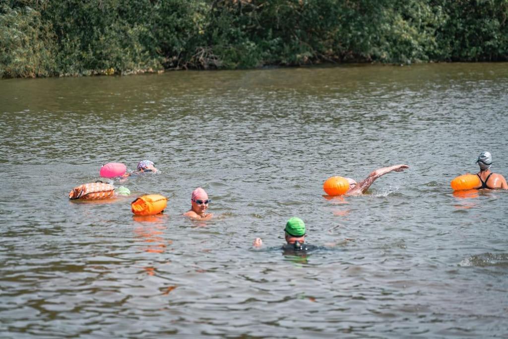 Lakeside Lodge- 'Swallow'