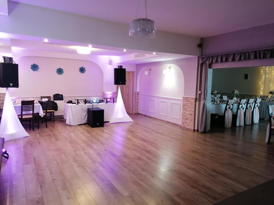 Meeting/conference room