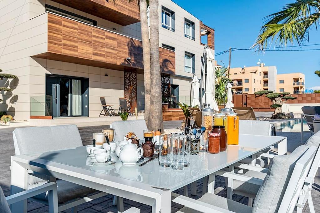 Luxury Casa con piscina, wifi, 150m dal mare