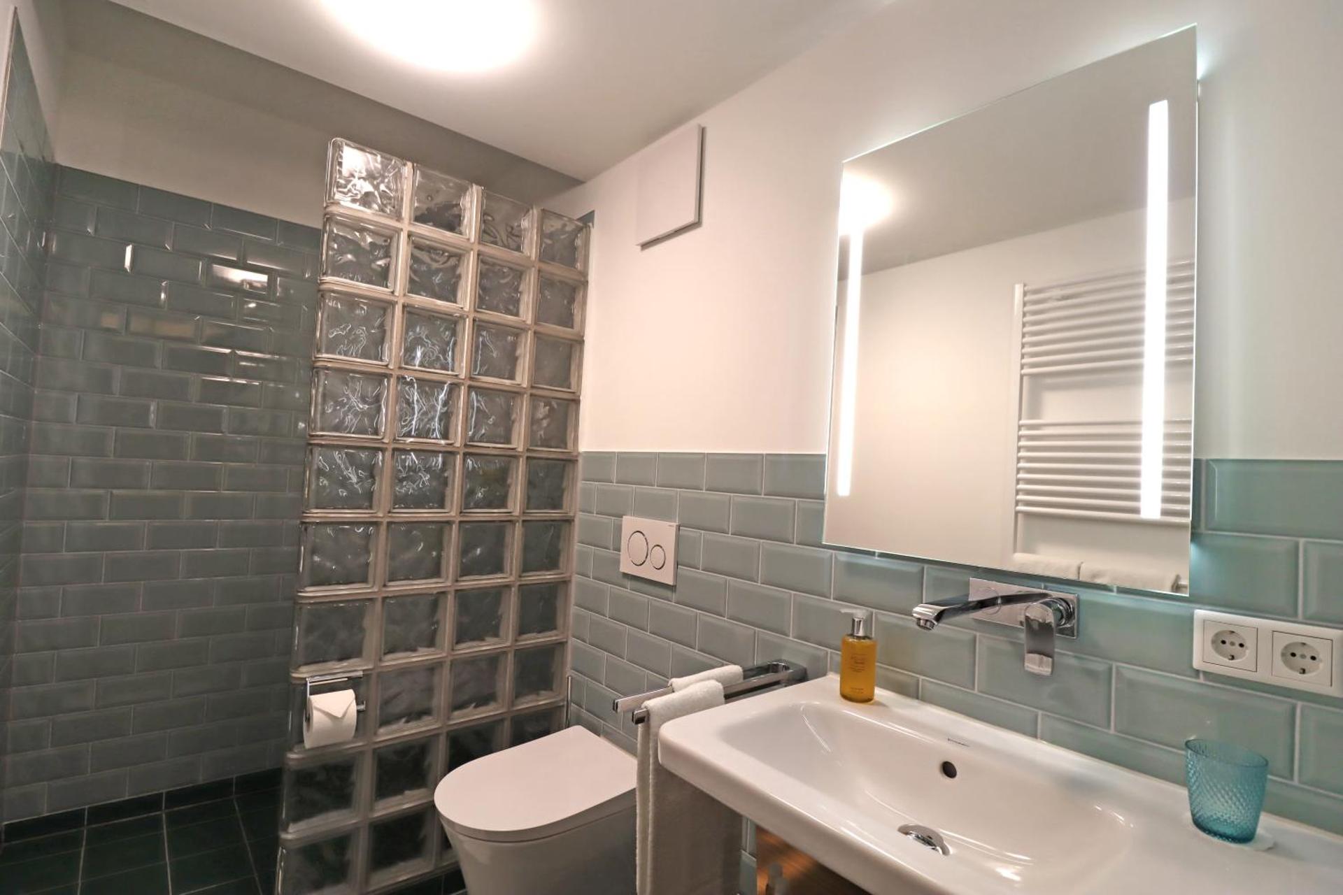 S12 - Boardinghouse by Hotel Trezor