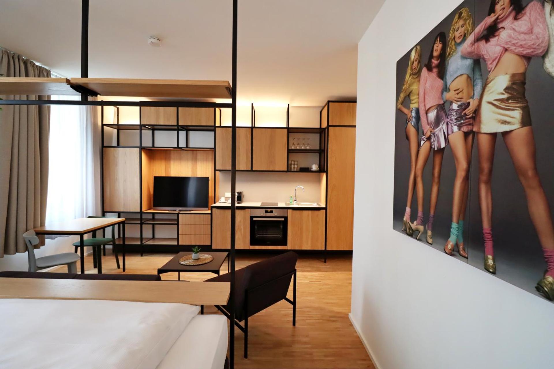 S12 - Boardinghouse by Hotel Trezor