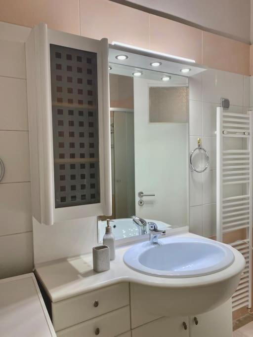 Feels like home (Vari)