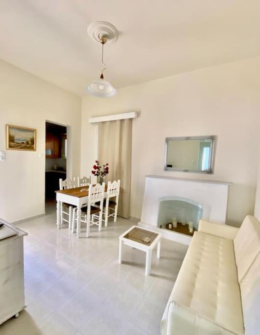 Feels like home (Vari)