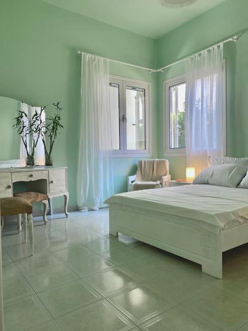 Feels like home (Vari)