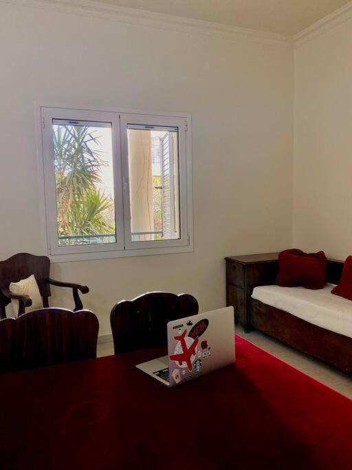 Feels like home (Vari)