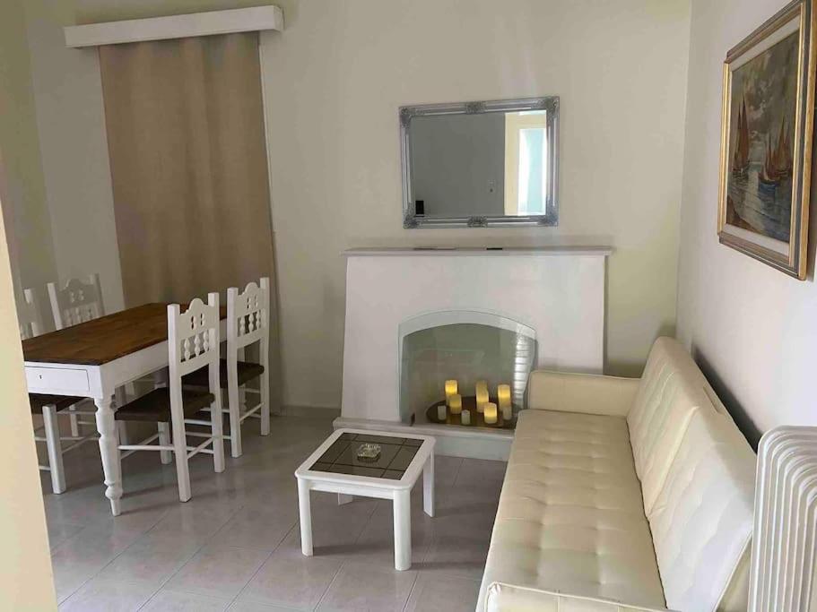 Feels like home (Vari)