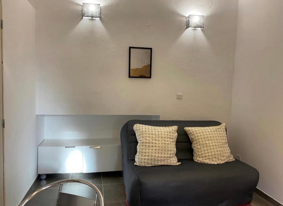 Studio au centre du village