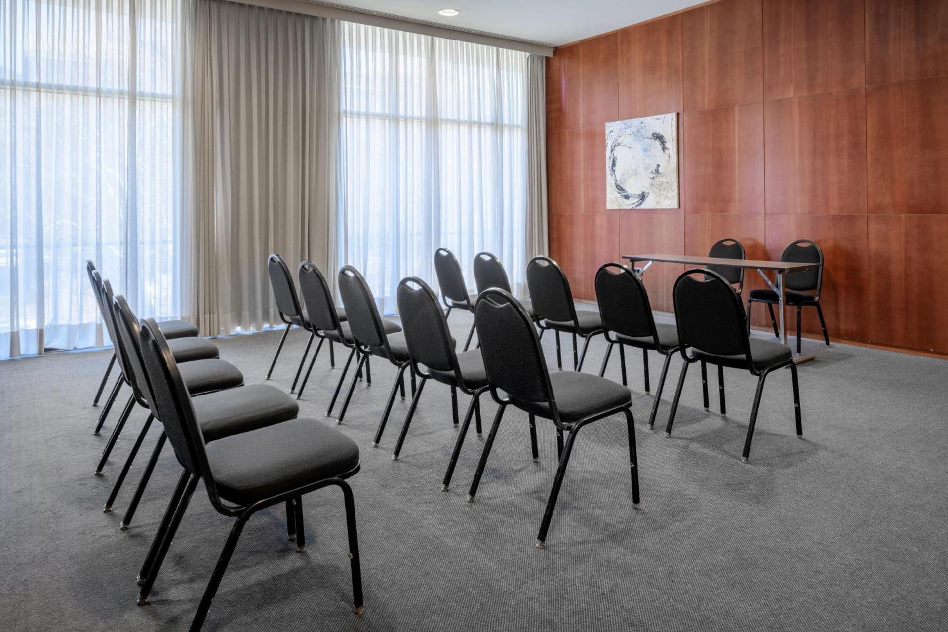Meeting/conference room
